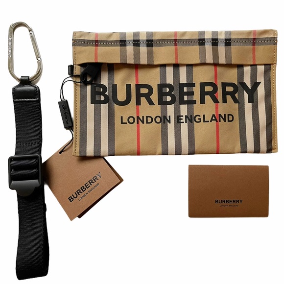 Burberry Handbags - SALE 🔥 BURBERRY Heritage Print Zip Pouch NWT